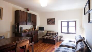 Apartment, 2 Bedrooms | Living area