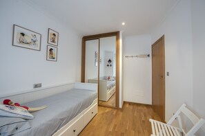 2 Schlafzimmer, Bügeleisen/Bügelbrett, kostenloses WLAN, Bettwäsche