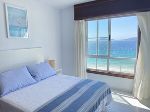 3 slaapkamers, een strijkplank/strijkijzer, beddengoed