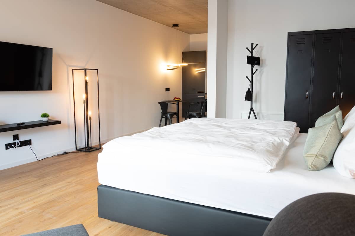 Standard Double Room | Hypo-allergenic bedding, minibar, in-room safe, individually decorated