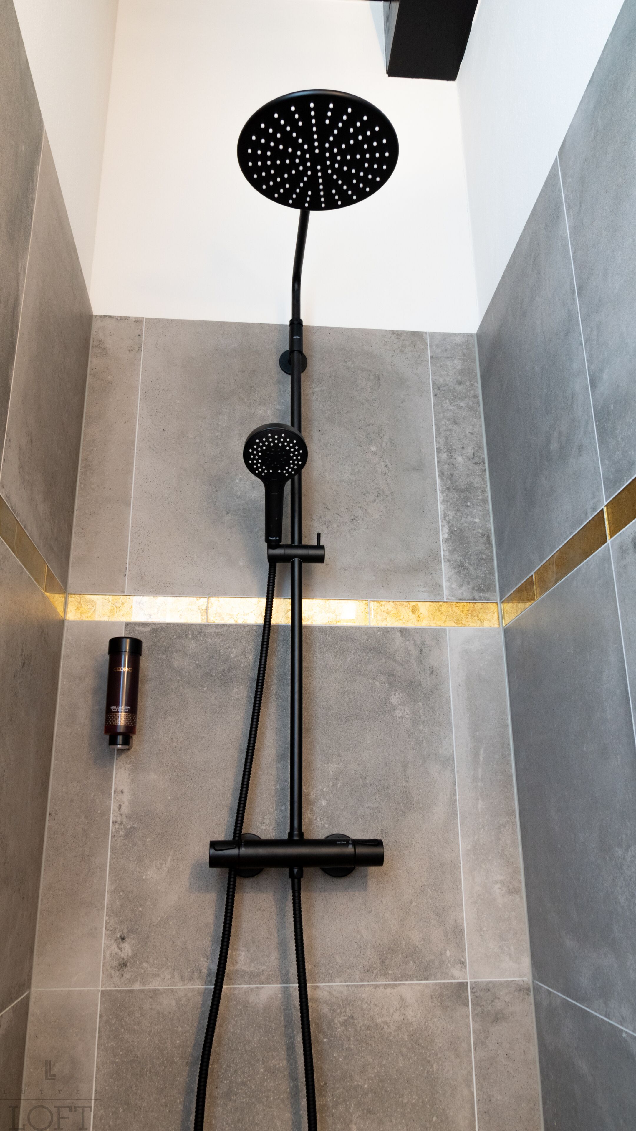 comfort apartment | bathroom | shower, rainfall showerhead, free toiletries, hair dryer