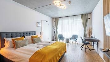 Standard-Doppelzimmer | Allergikerbettwaren, Minibar, Zimmersafe, individuell dekoriert