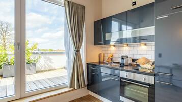 Comfort Apartment | Hypo-allergenic bedding, minibar, in-room safe, individually decorated