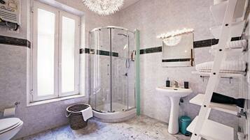 Apartment, 1 Bedroom | Bathroom | Shower, rainfall showerhead, free toiletries, hair dryer