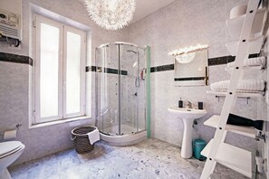 Apartment, 1 Bedroom | Bathroom