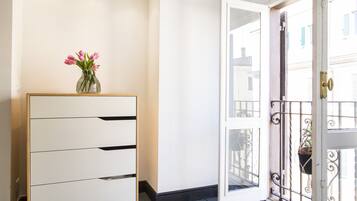 Apartment, 2 Bedrooms | Room amenity