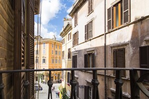 Huoneisto, 1 makuuhuone | Näkymä parvekkeelta