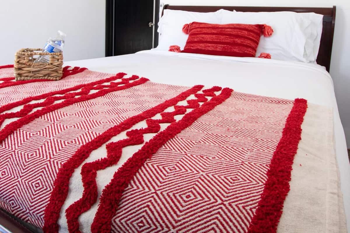 Free WiFi, bed sheets