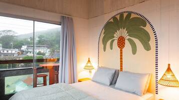 Quarto casal panorâmico, sacada, vista para o oceano | Wi-Fi de cortesia, roupa de cama