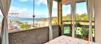 Sea Wolf Surf Club - Hostel