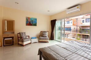 4 bedrooms, in-room safe, iron/ironing board, WiFi - 4-Bdr Private House in Kathu (Tambon Kathu)