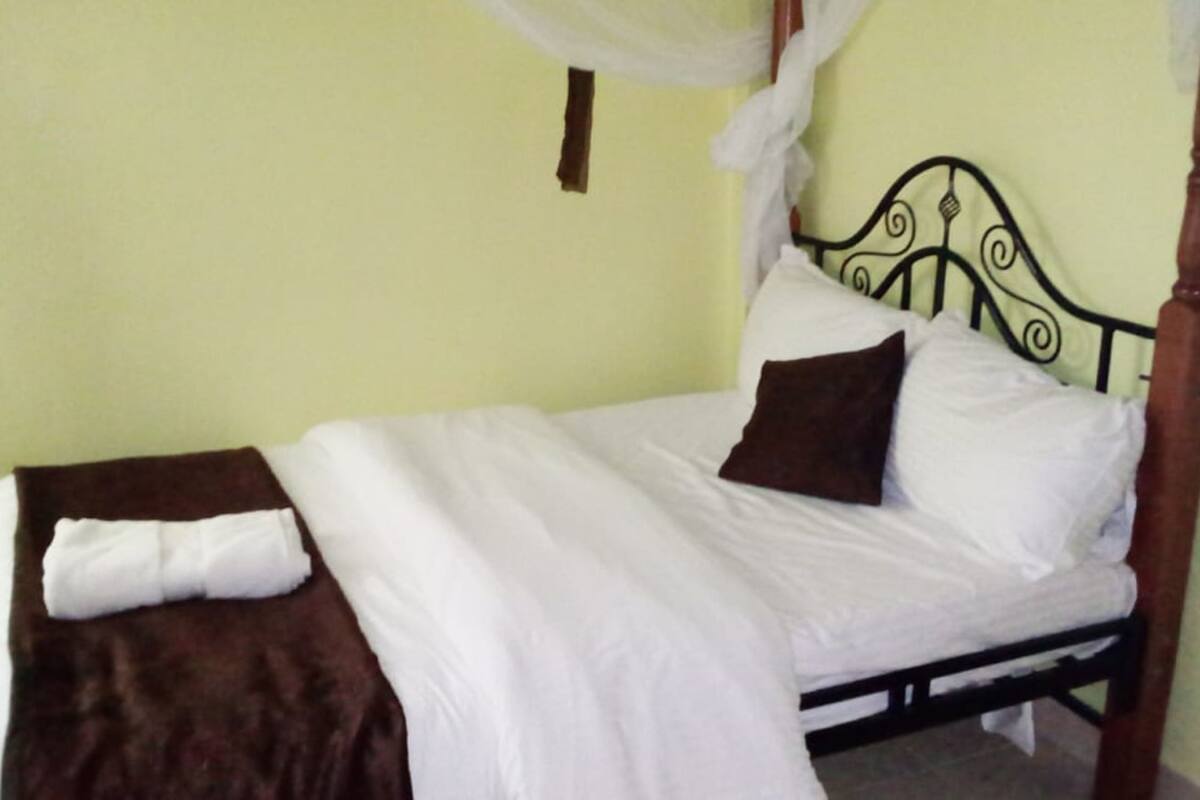 Habitación doble | Escritorio y wifi gratis