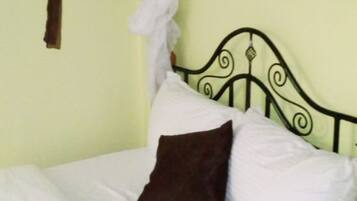 Double Room | Desk, free WiFi