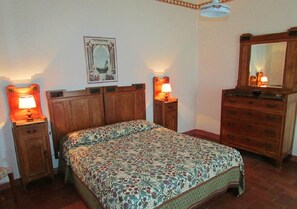 4 Schlafzimmer, Bügeleisen/Bügelbrett, Reisekinderbett, Bettwäsche