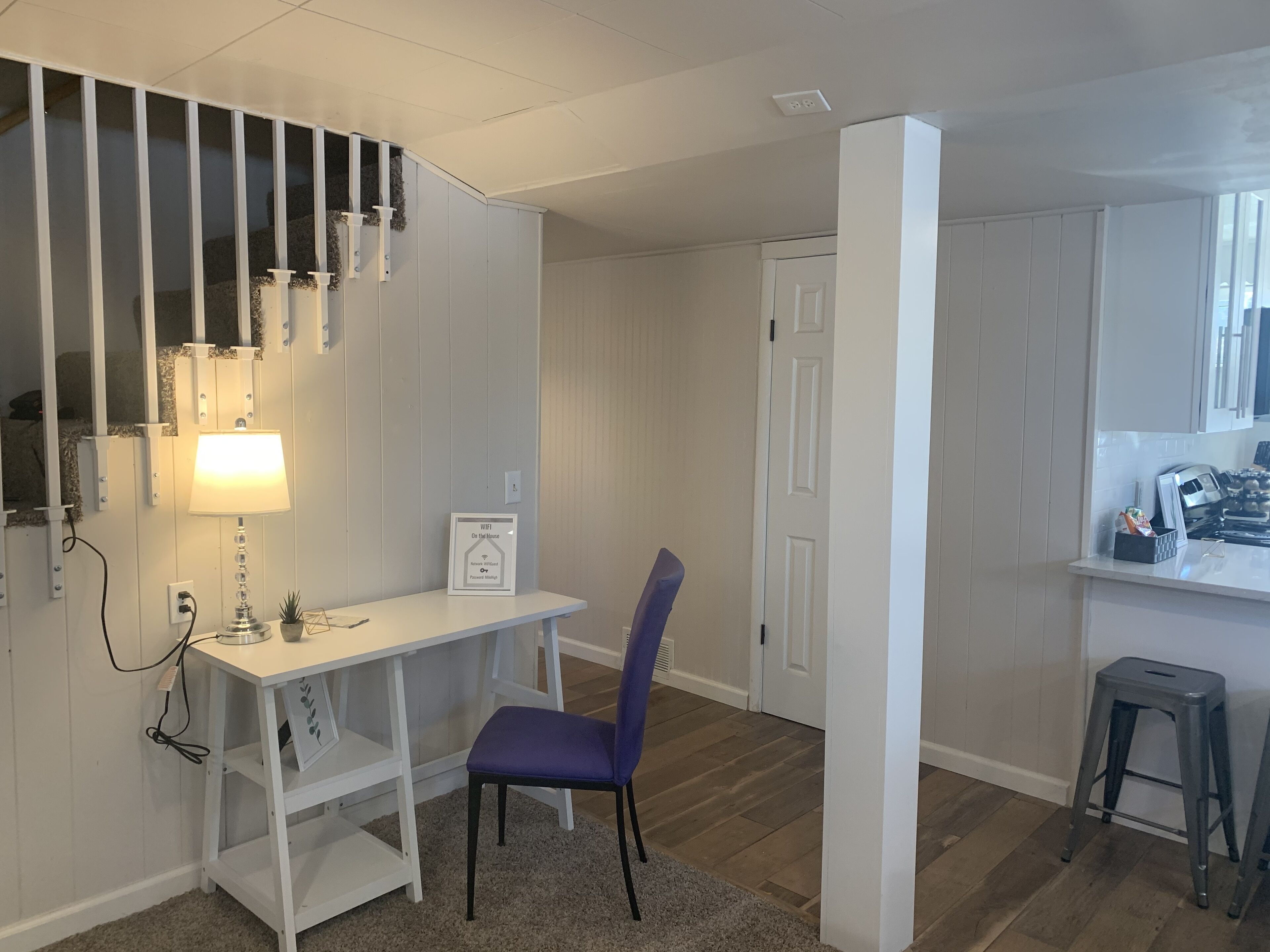 King, bunks & sleep sofa Lower Apartment in Denver