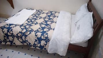 Standard Room | Free WiFi, bed sheets