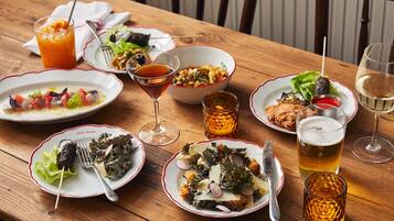 Petit déjeuner composé de spécialités régionales compris tous les jours