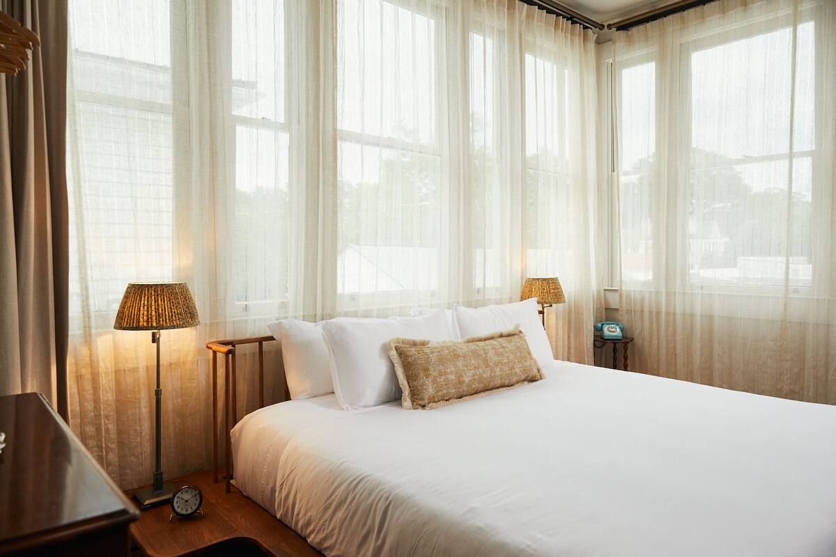 Room 2 | 迷你吧、熨斗/熨板、免费 WiFi、床单