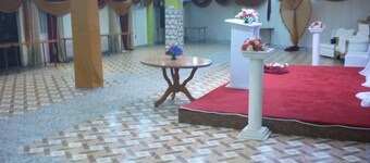 Waso Central Emporium Lodge