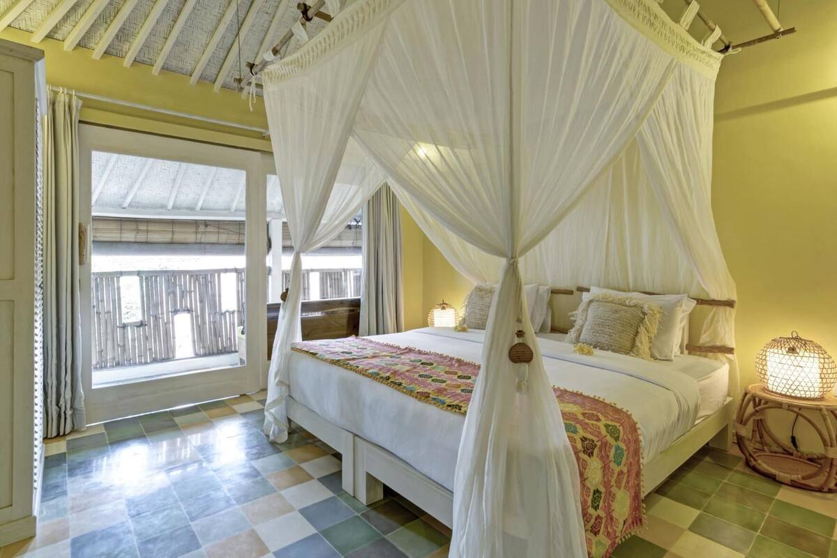 In-room safe, desk, free WiFi, bed sheets