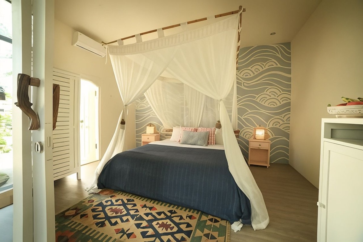 In-room safe, desk, WiFi (free), bed sheets