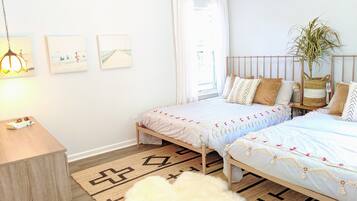 2 bedrooms, iron/ironing board, WiFi, bed sheets