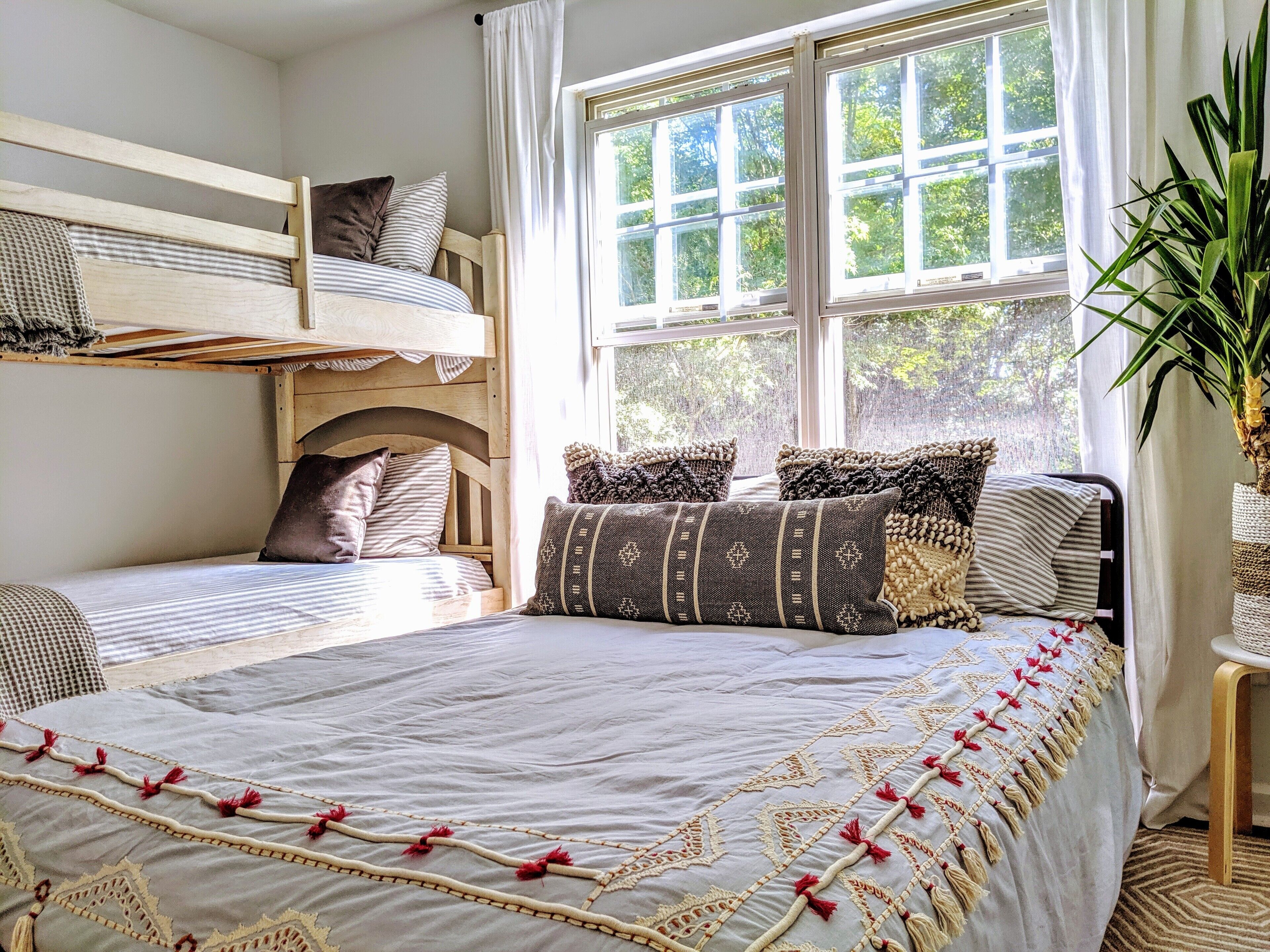 RARE⭐️DownTown Matthews ❤️Walk to Shops Restaurants Hiking❤️20 min to Charlotte