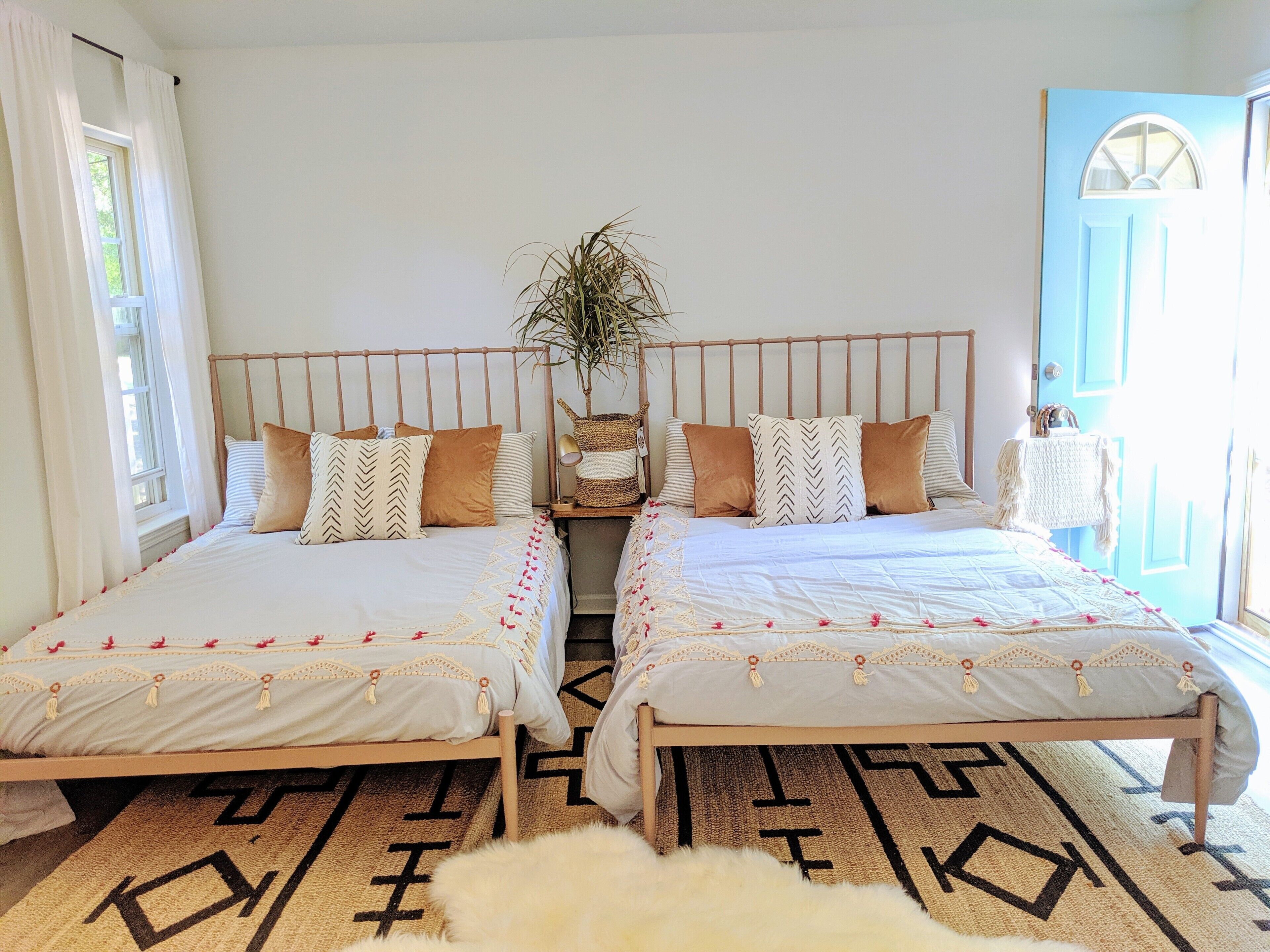 RARE⭐️DownTown Matthews ❤️Walk to Shops Restaurants Hiking❤️20 min to Charlotte