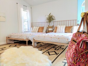 2 makuuhuonetta, silitysrauta/-lauta, Wi-Fi, vuodevaatteet