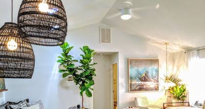 RARE⭐️DownTown Matthews ❤️Walk to Shops Restaurants Hiking❤️20 min to Charlotte