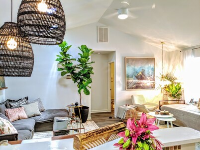 RARE⭐️DownTown Matthews ❤️Walk to Shops Restaurants Hiking❤️20 min to Charlotte