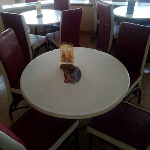 Restaurant - Witas Lodge (Nakuru)
