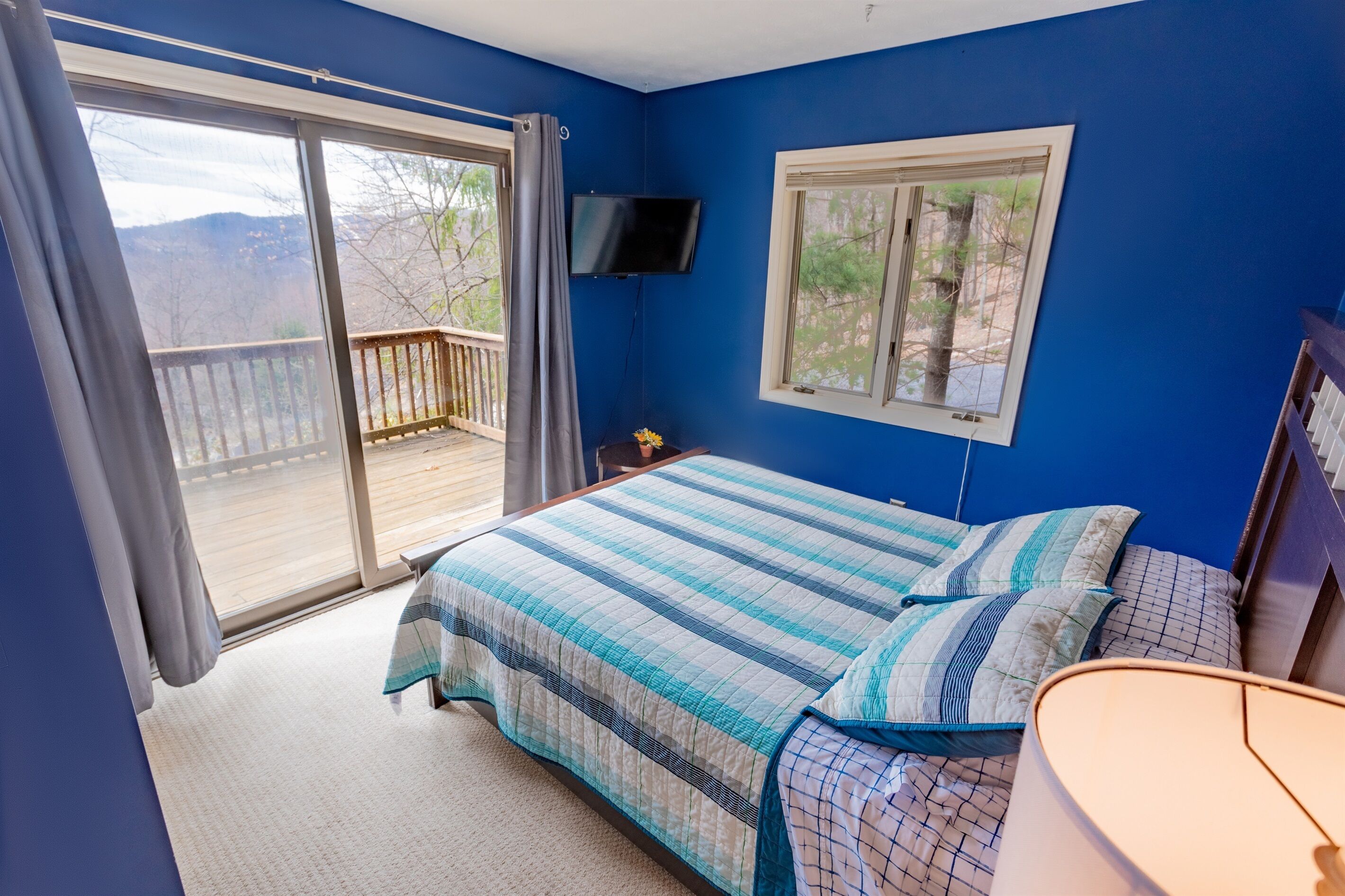 Mount Chipmunk w/ Hot Tub & Amazing View of Massanutten Resort