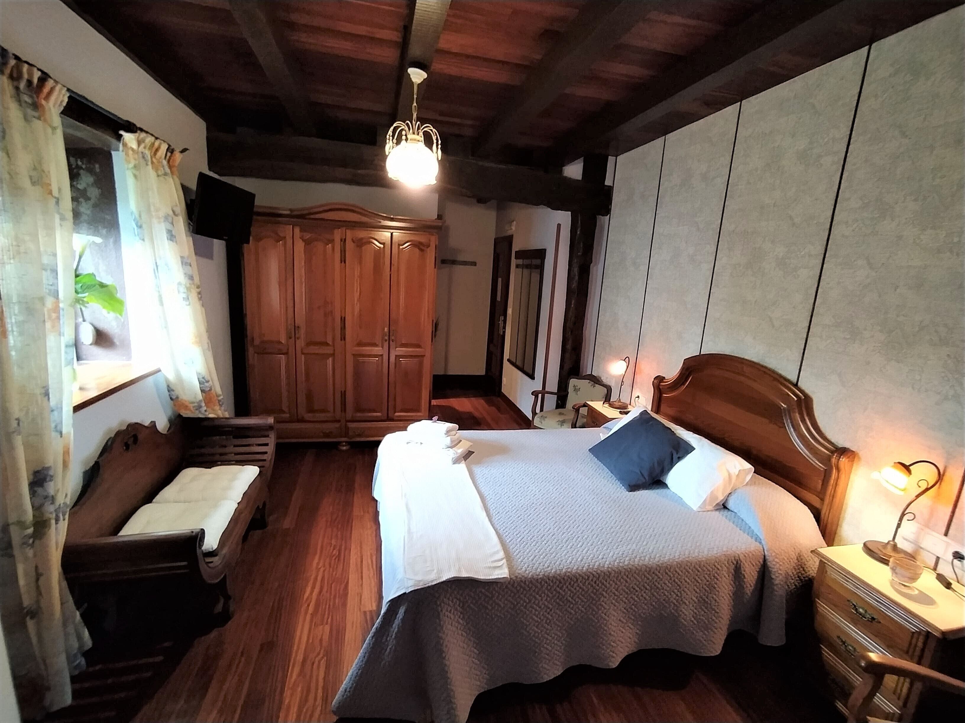 1 dormitorio, escritorio, wifi y ropa de cama