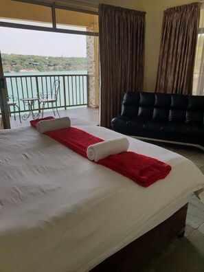 Deluxe Double Room | Minibar, desk, iron/ironing board, free WiFi - Tiffany s Canyon lodge (Kafue)