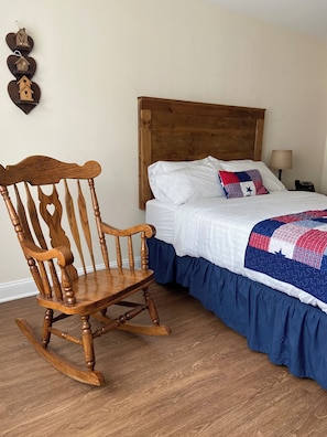 Standard Single Room, 1 Bedroom, Non Smoking (Wheelchair Accessible Interior Entrance) | Desk, free WiFi, bed sheets - Country Inn of Hazlet (Hazlet)