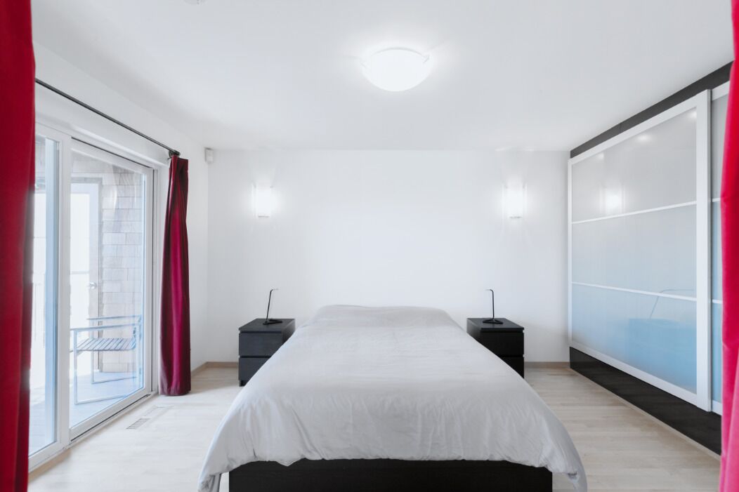 Sunny apartment with private deck, Bay view