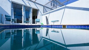 Indoor pool, a heated pool - Tequilla Sunrise at Windsor Hills (Kissimmee)