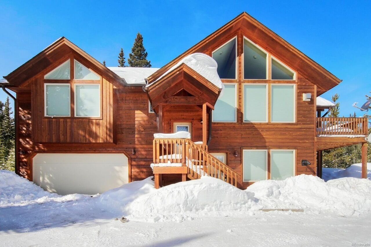 Sunny Pines: Centrally Located Mountain Cabin