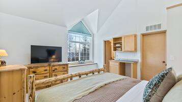 4 Schlafzimmer, BĂŒgeleisen/BĂŒgelbrett, kostenloses Internet, BettwĂ€sche