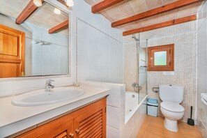 Baignoire, serviettes fournies