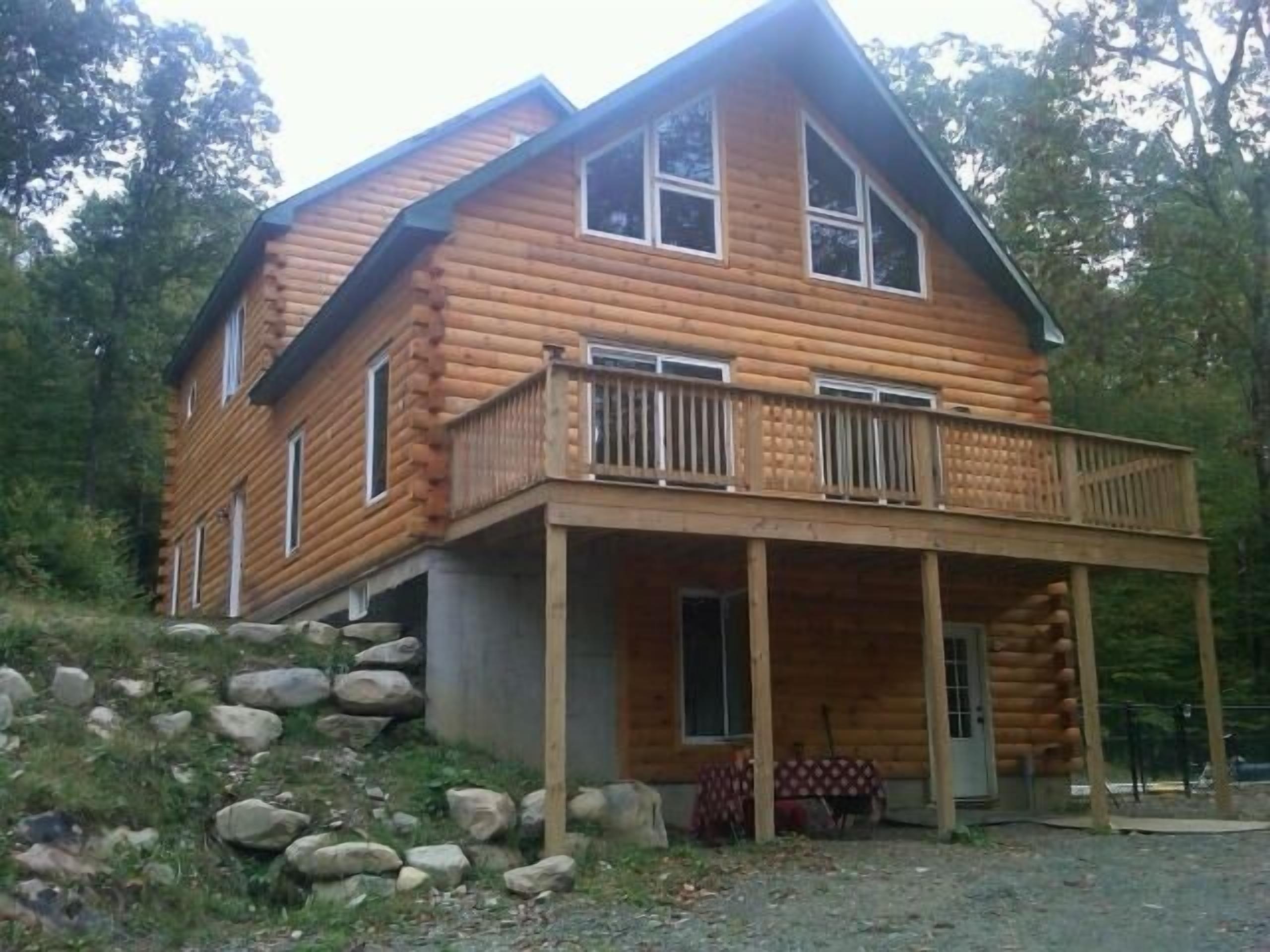 Your Dream House: Pine Log Chalet, Sauna, Outdoor Pool 