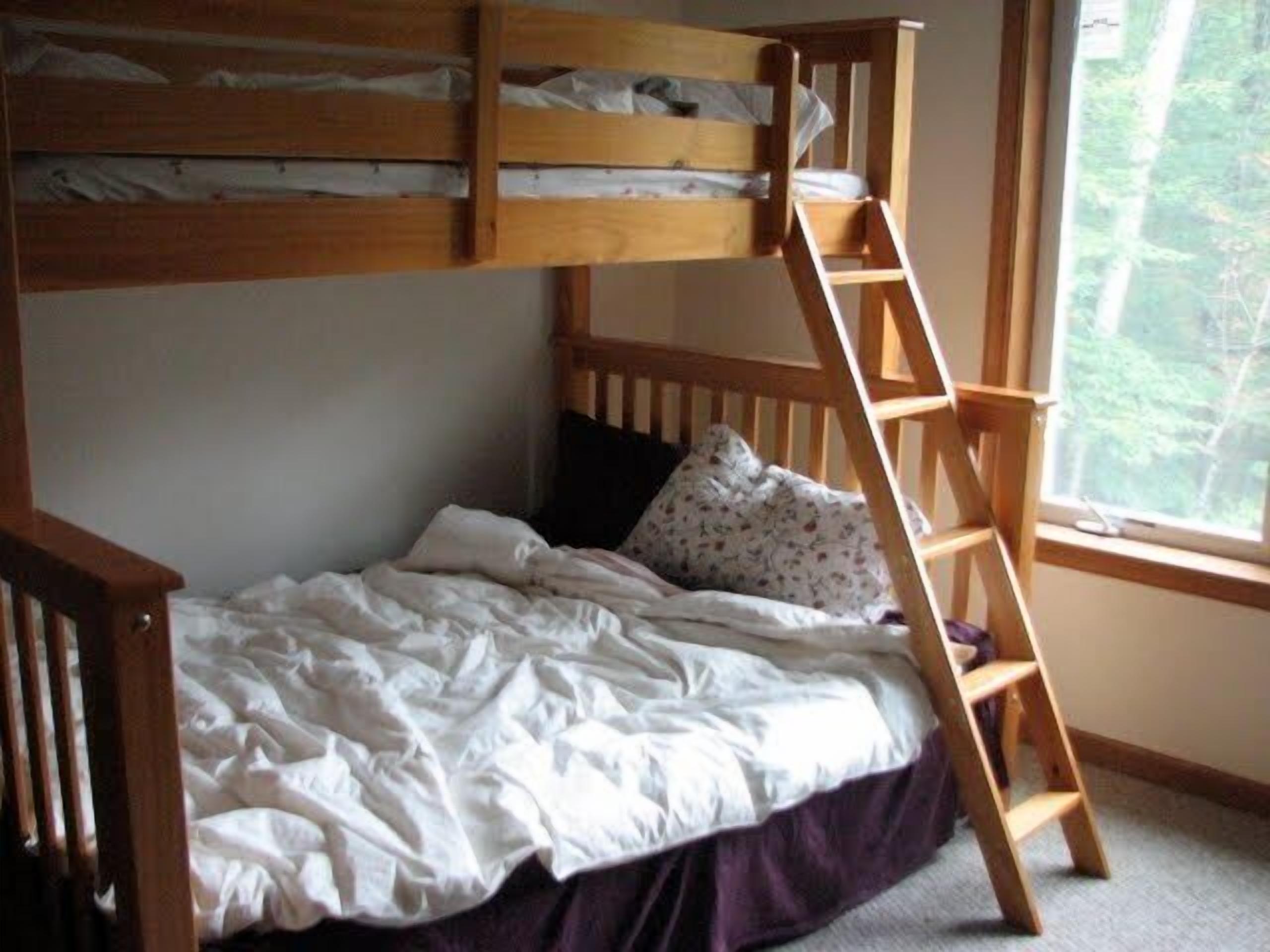 Your Dream House: Pine Log Chalet, Sauna, Outdoor Pool 