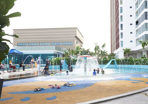 Service Apartment (2BR+2Bath) with Mall