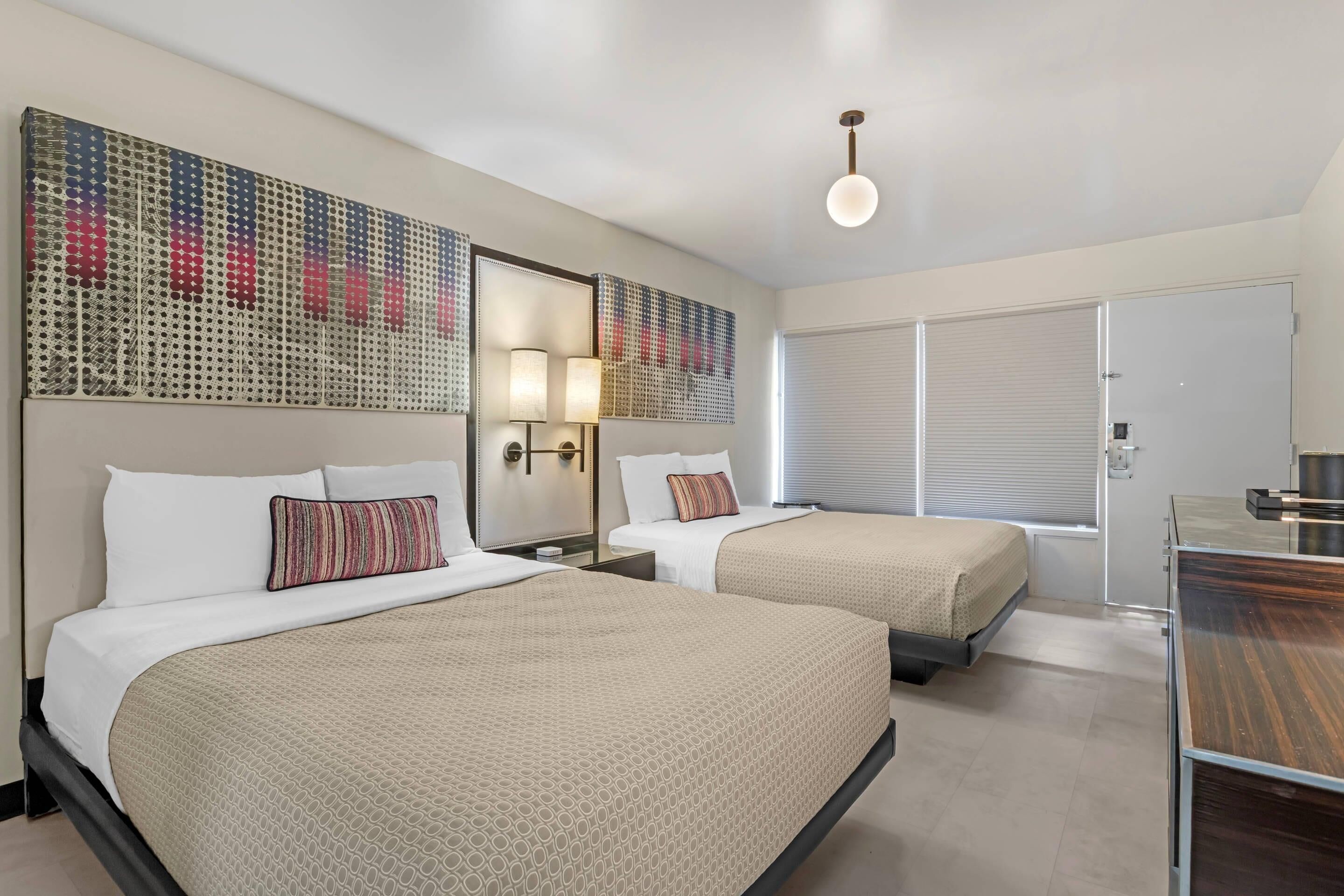 Sengetøy av topp kvalitet, memory foam-senger og skrivebord