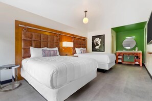 Ropa de cama de alta calidad, camas con efecto memoria y escritorio