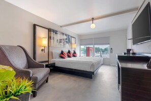 Suite, 1 King Bed, Non Smoking (Efficiency, Upgrade)