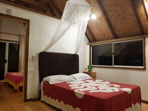 1 bedroom, in-room safe, travel cot, free WiFi - Fare Apetahi in a wooded park of 15,000 m2 (Uturoa)