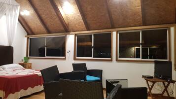 1 bedroom, in-room safe, travel crib, free WiFi