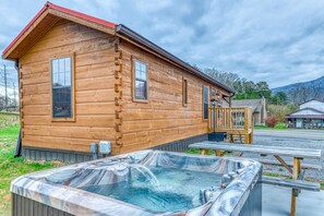 مغطس سبا خارجي